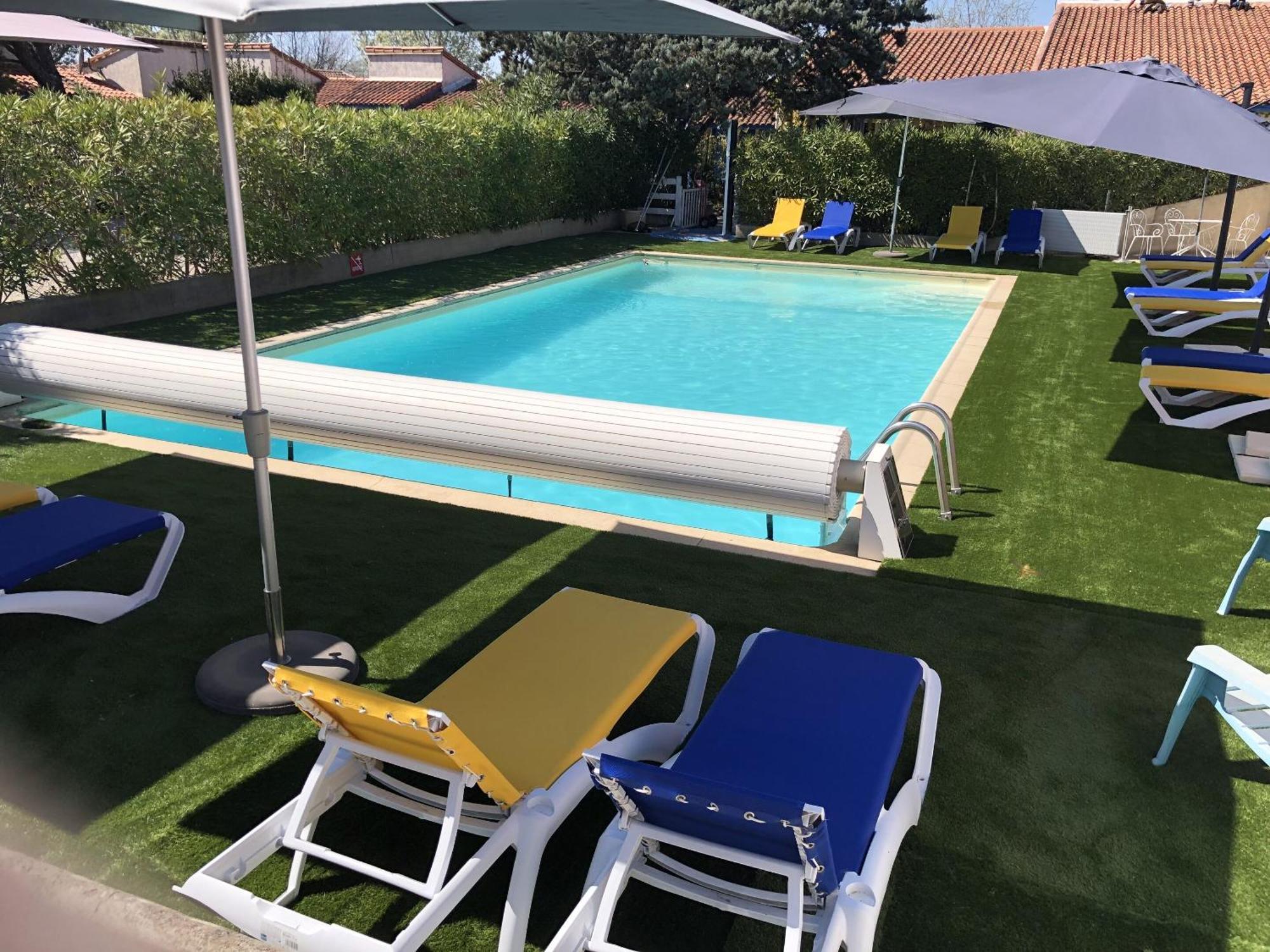 Hotel Des 4 Vents "Esprit Camargue" Айга-Мортас Екстериор снимка