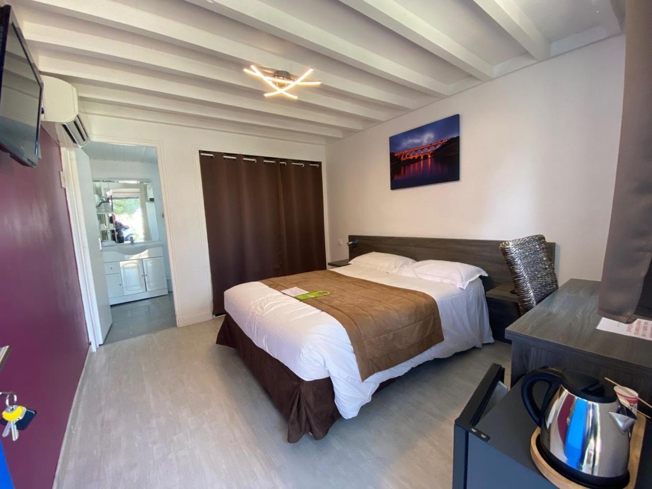 Hotel Des 4 Vents "Esprit Camargue" Айга-Мортас Стая снимка