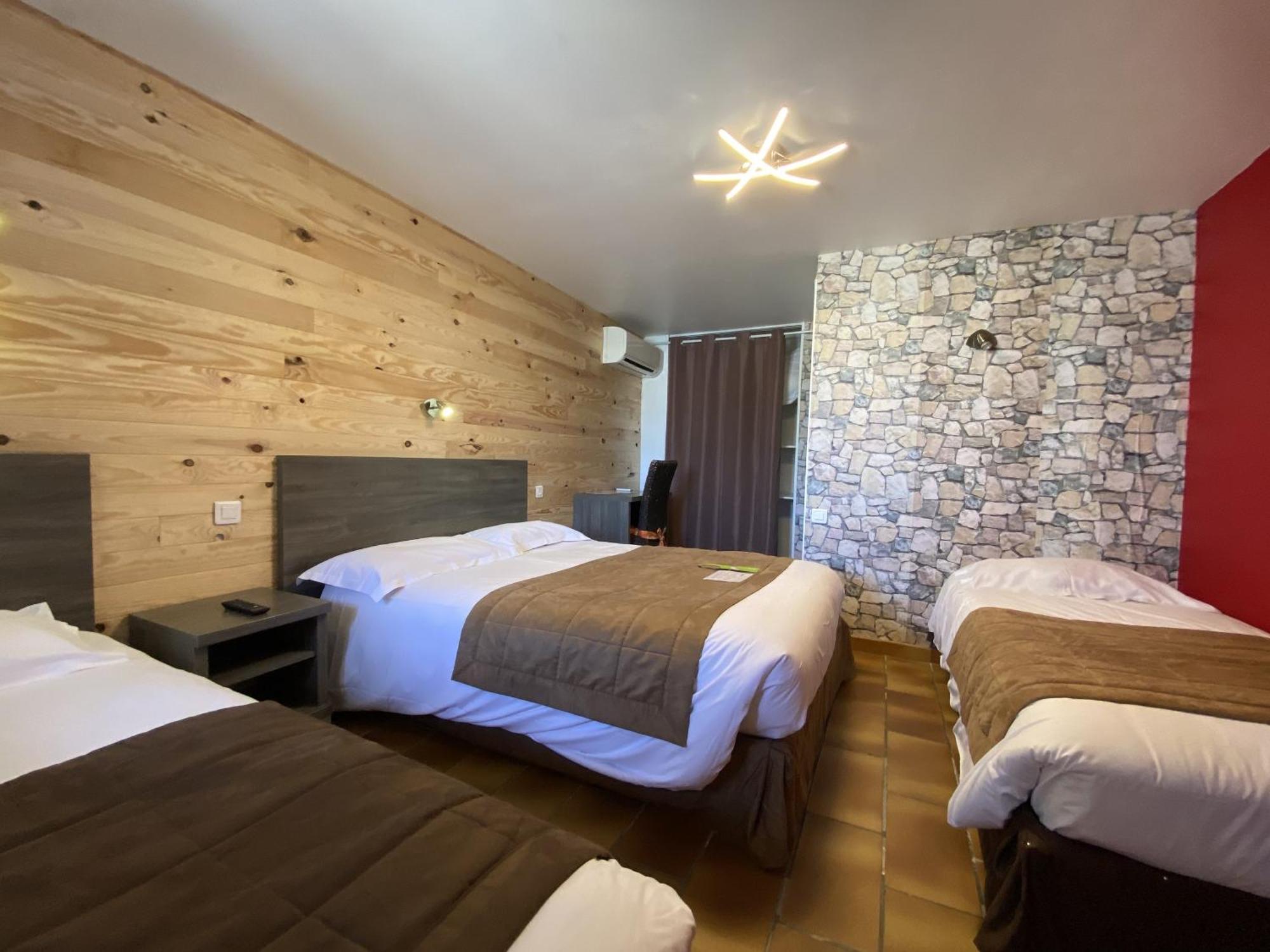 Hotel Des 4 Vents "Esprit Camargue" Айга-Мортас Стая снимка