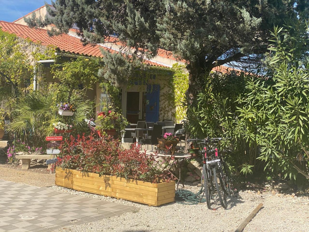 Hotel Des 4 Vents "Esprit Camargue" Айга-Мортас Екстериор снимка