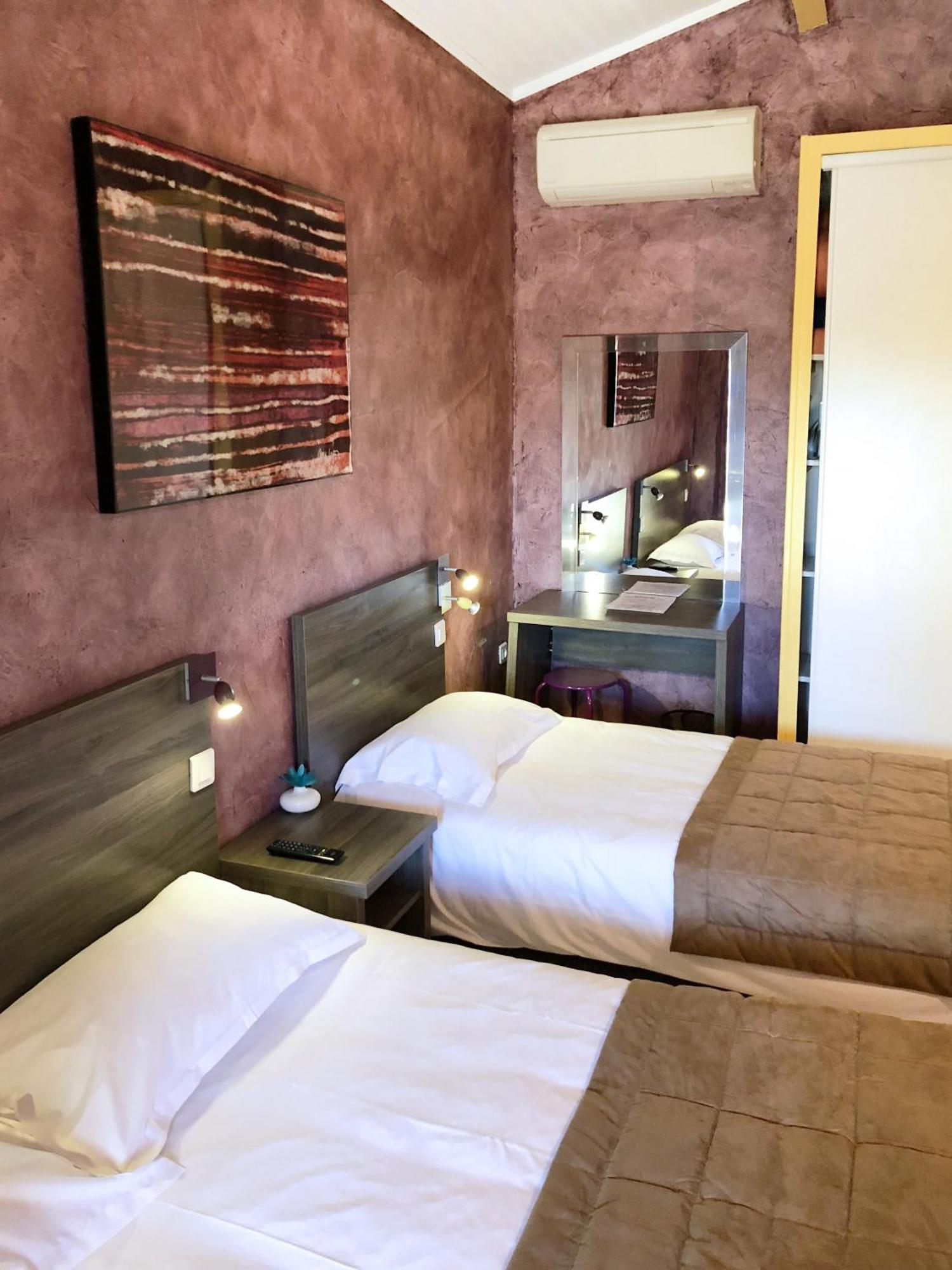 Hotel Des 4 Vents "Esprit Camargue" Айга-Мортас Екстериор снимка