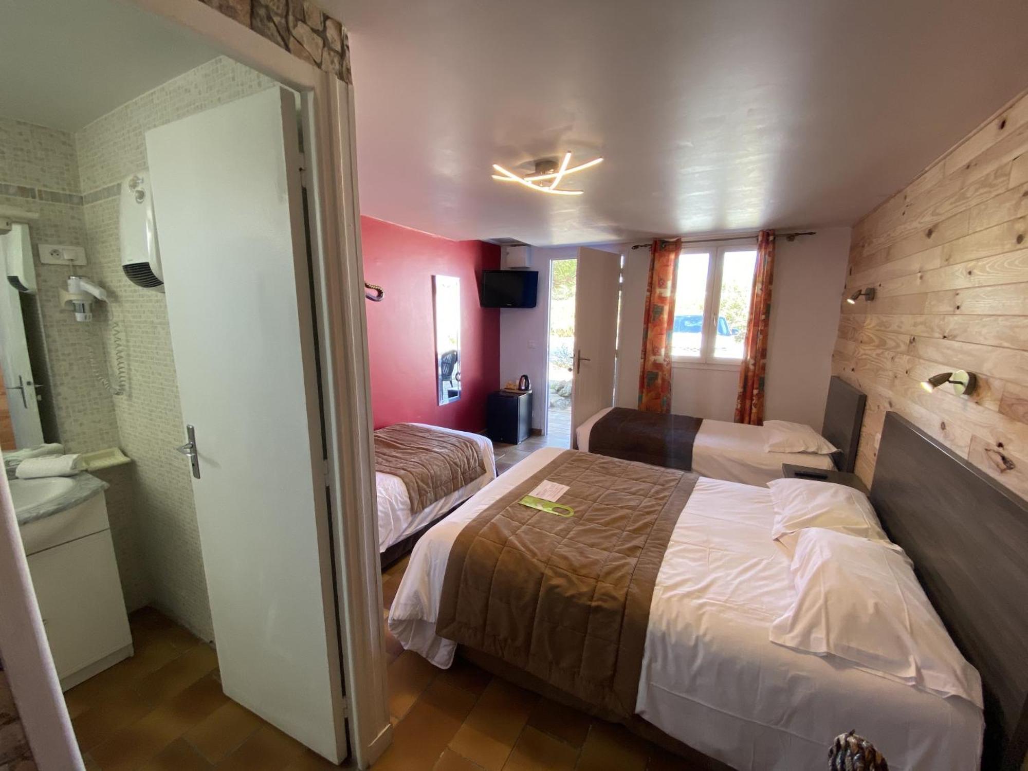 Hotel Des 4 Vents "Esprit Camargue" Айга-Мортас Екстериор снимка