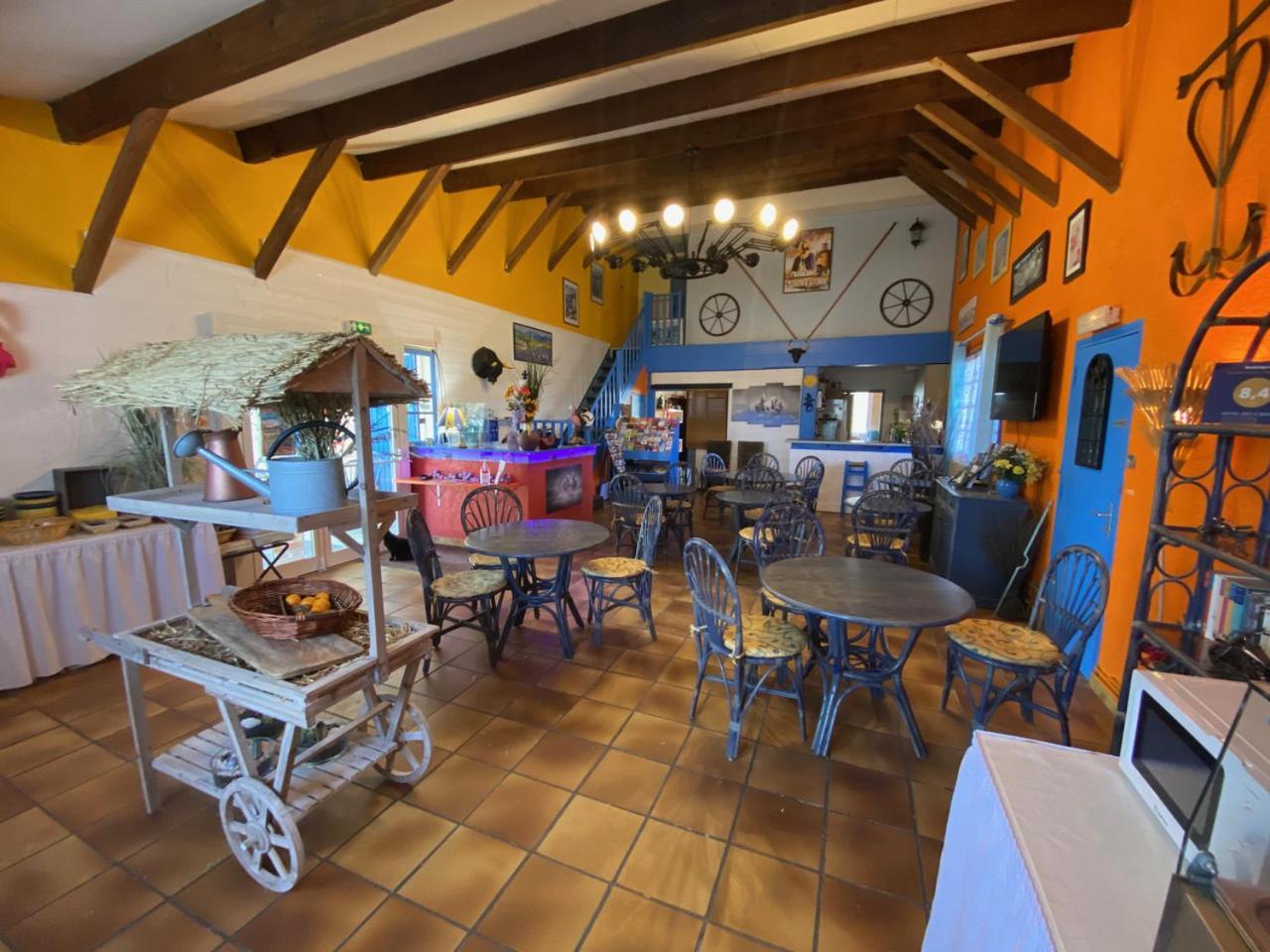 Hotel Des 4 Vents "Esprit Camargue" Айга-Мортас Екстериор снимка