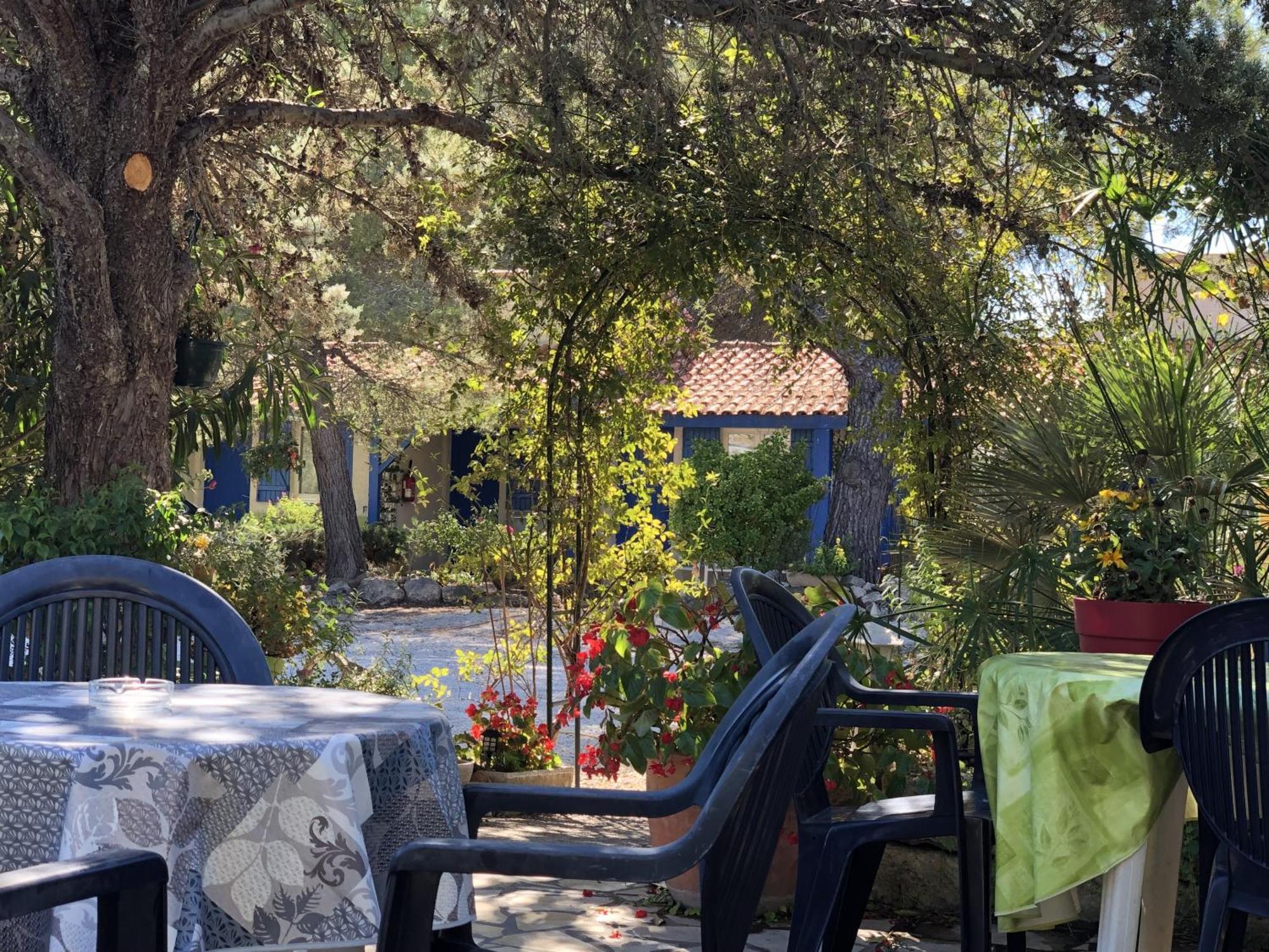 Hotel Des 4 Vents "Esprit Camargue" Айга-Мортас Екстериор снимка